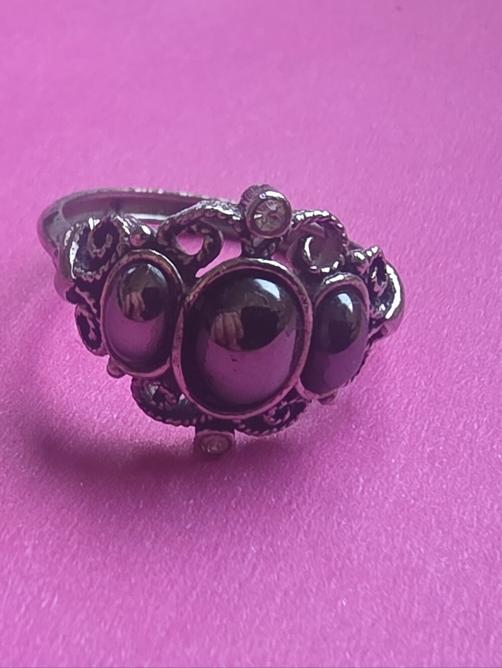 Vintage Avon Ring With Smokez Stones Size 10